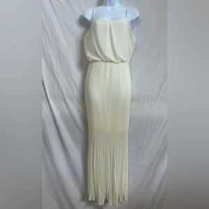 Gorgeous pleated maxi dress Size M